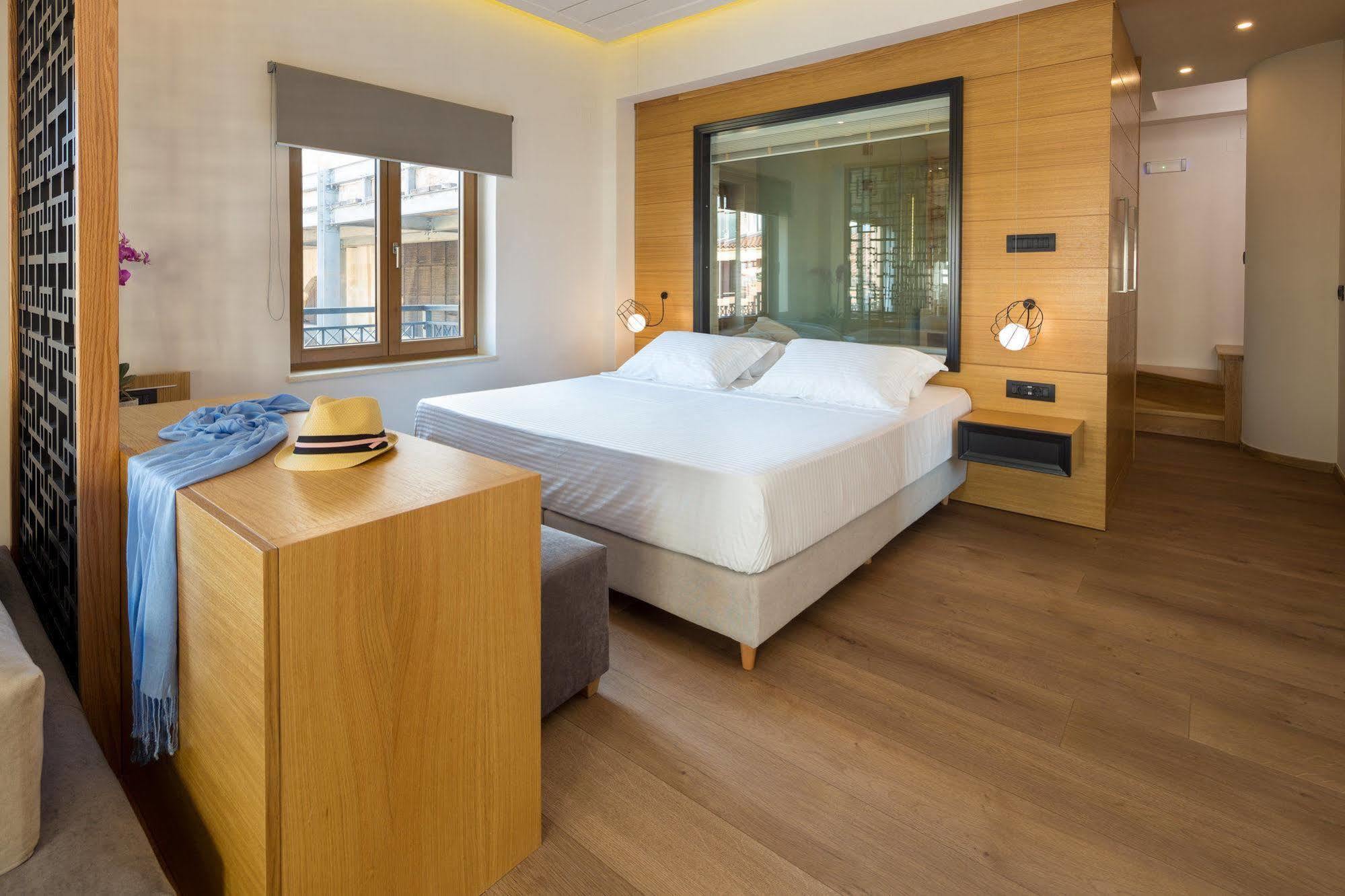 Querini Luxury Suites Ханья Экстерьер фото